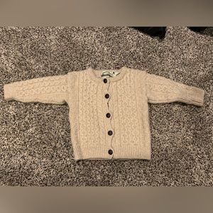 Boys wool sweater size 6/7 wears more like a 3t